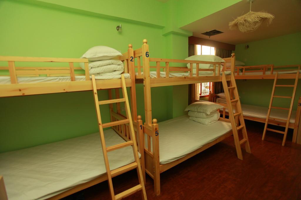 Zhengfu Caotang Decent Inn Chengdú Habitación foto