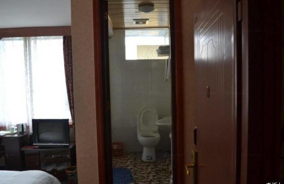 Zhengfu Caotang Decent Inn Chengdú Exterior foto